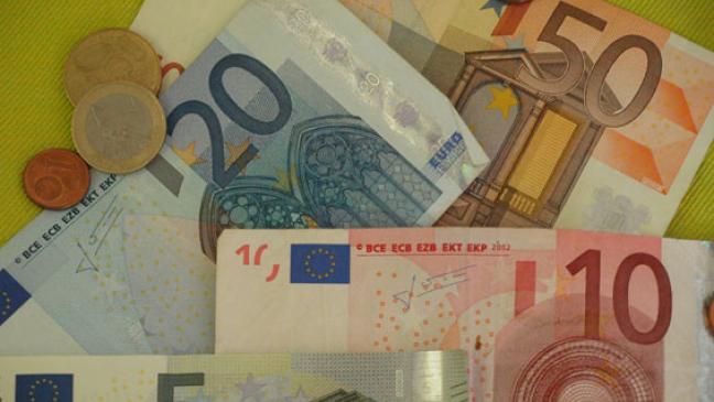 750 Euro am Straßenrand aufgesammelt