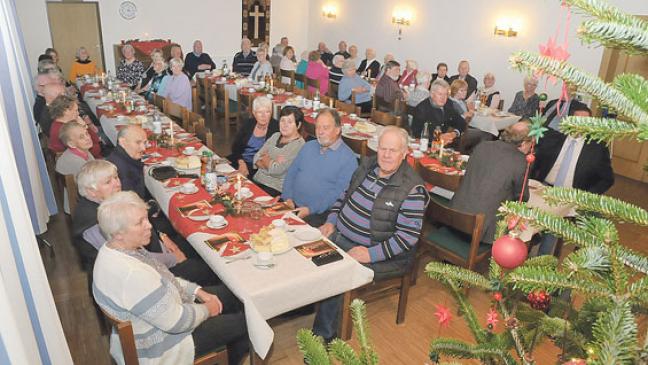 Unterhaltsamer Senioren-Nachmittag im Gemeindehaus
