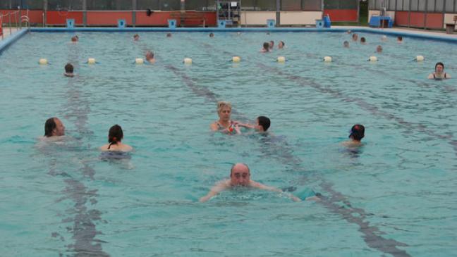 Eine Stunde Abendbadezeit?