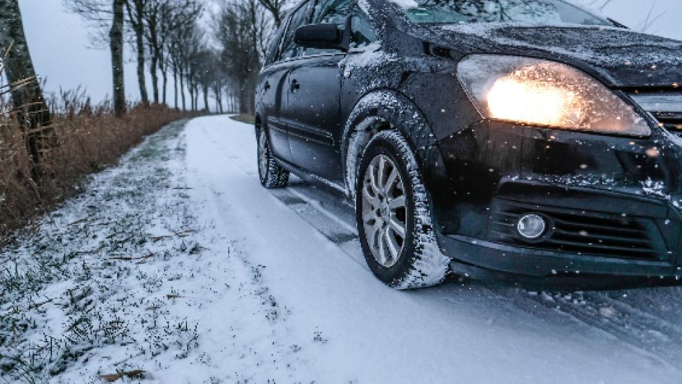 Der Winter zeigte sich am Sonntag eher von seiner schönen Seite im Rheiderland. Schnee und Glätte führten hier kaum zu Verkehrsbehinderungen. Nur ein Unfall auf der Autobahn bei Bunde-West wurde gemeldet. © Klemmer
