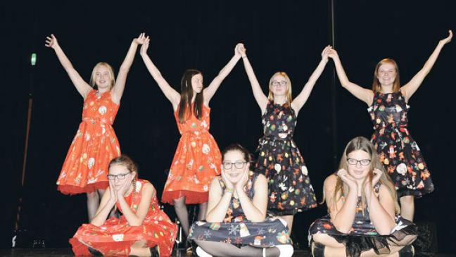 Tanzeinlage zum Jahresausklang an der Oberschule