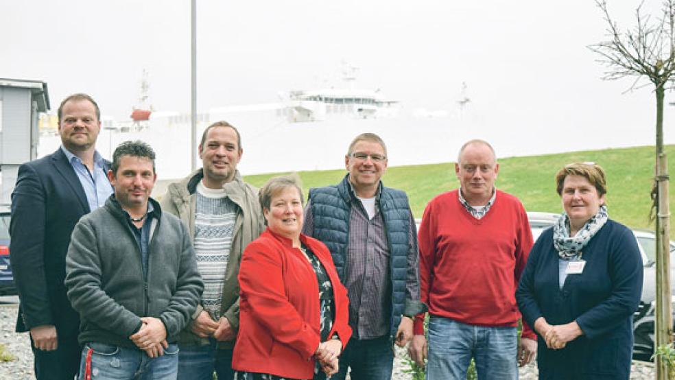 Tauschten sich in Emden aus (von links): Matthias Arends, SPD-Landtagsabgeordneter, Mike Heuer (EVAG), Torsten Schut (EVAG), Franziska Junker (EVAG), Manfred Feldmann (Anker), Manfred Müller (Anker) und Hanne Modder, SPD-Landtagsabgeordnete und SPD-Fraktions­vorsitzende im Niedersächsischen Landtag. © Foto: privat