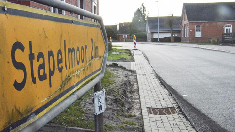 Der Weg ist wieder frei: Die Arbeiten an der K 30 zwischen Holthusen und Stapelmoor sind fast beendet. © Foto: Muising