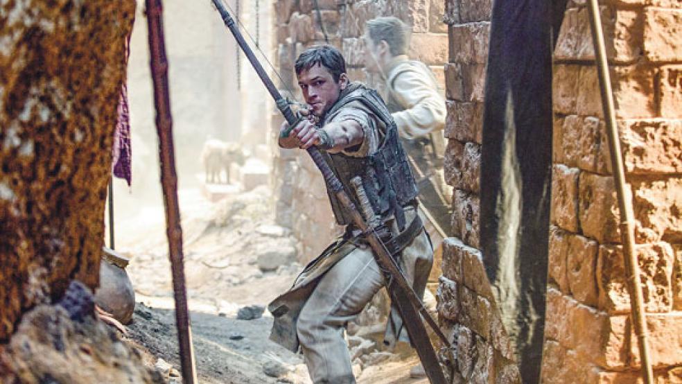 Die Hauptrolle des jungen englischen Adelsmannes Robin Locksley spielt Taron Egerton. © Foto: Studiocanal/Larry Horricks