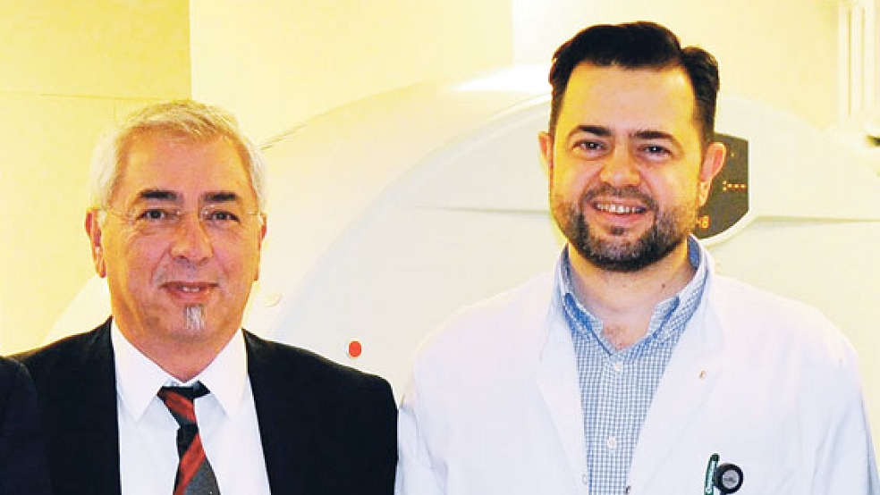 Zwei Chefärzte: Dr. Ahmet Celiker und Ayman Kara Hamoud (rechts). © Foto: Klinikum