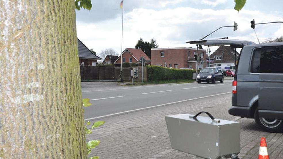 Auf den Straßen im Leeraner Kreisgebiet sind 2018 bei Geschwindigkeitskontrollen 42.354 Verstöße geahndet worden. Das sind 2244 mehr als noch im Jahr 2017. Auch im Rheiderland gibt es regelmäßig Messungen.  © Symbolfoto: RZ-Archiv