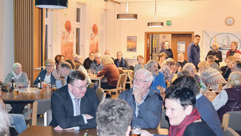 Gut besucht: Rund 80 Gästen kamen zum Neujahrsempfang der Ditzumer Haven- un Kuttergemeenskupp ins Gemeindehaus der reformierten Kirche des Fischerdorfes. © Fotos: Ammermann