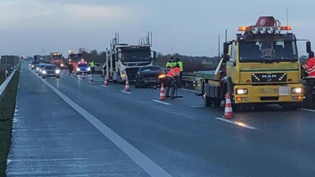 Autobahn-Unfall mit vier Fahrzeugen