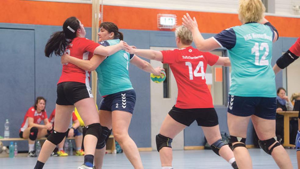 Auf Wiedergutmachung waren die Handballerinnen der HSG um Janka Kruse im Spiel gegen Oldersum aus. © Archivfoto: Bruins