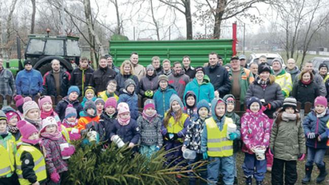 Über 2400 Euro für Förderverein des Kindergartens Holthusen gespendet