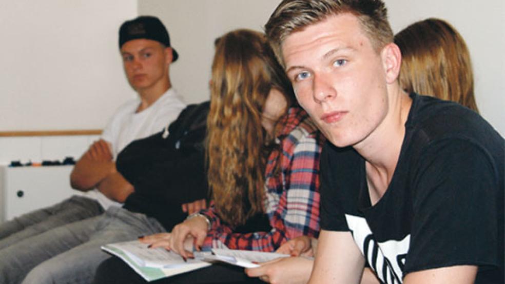 Auch Ausschüsse des Stadtrates besuchen die Schülerinnen und Schüler während des Politikpaten-Projektes. © Foto: Hoegen