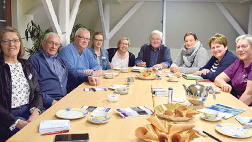 Nach der Diskussion über die Pflegekammer (von links): Wilma Nee-Winterboer, Gerhard Daalmeyer, Karlheinz Hinderks, Wiebke Eilers, Anja Smid, Peter Freesemann, Hanna Koenen, Hanne Modder und Kirsten Seekamp-Troff. © Foto: Schröder (SPD)