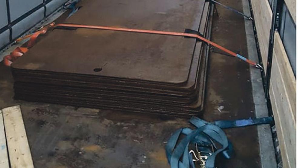 Beamte der Polizeiinspektion Leer-Emden haben auf beleidigende Kommentare unter einem Facebook-Beitrag der Autobahnpolizei Leer reagiert.  © Screenshot: Polizei