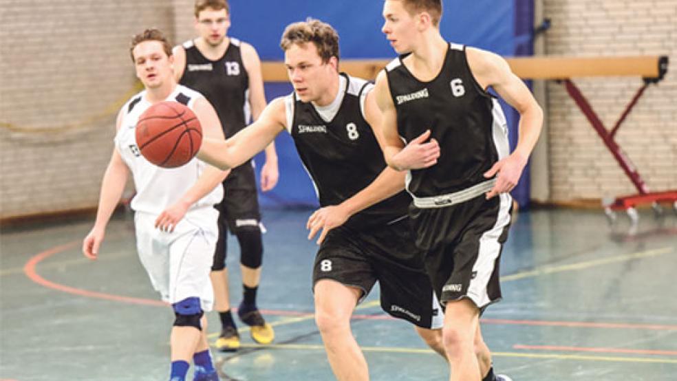Ralf Bock (am Ball) war mit 26 Punkten Weeners erfolgreichster Schütze. © Archivfoto: Bruins
