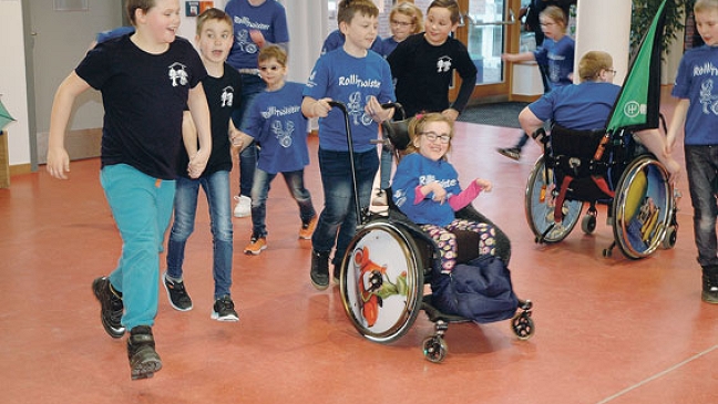 Rolli-Tänzer zeigen Minister: So geht Schule gemeinsam
