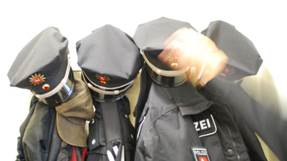 Bei einem Streit zwischen Ex-Partnern in Papenburg ist ein Polizist, der schlichten wollte, von einem 35-Jährigen getreten und geschlagen worden. © Foto: RZ-Archiv