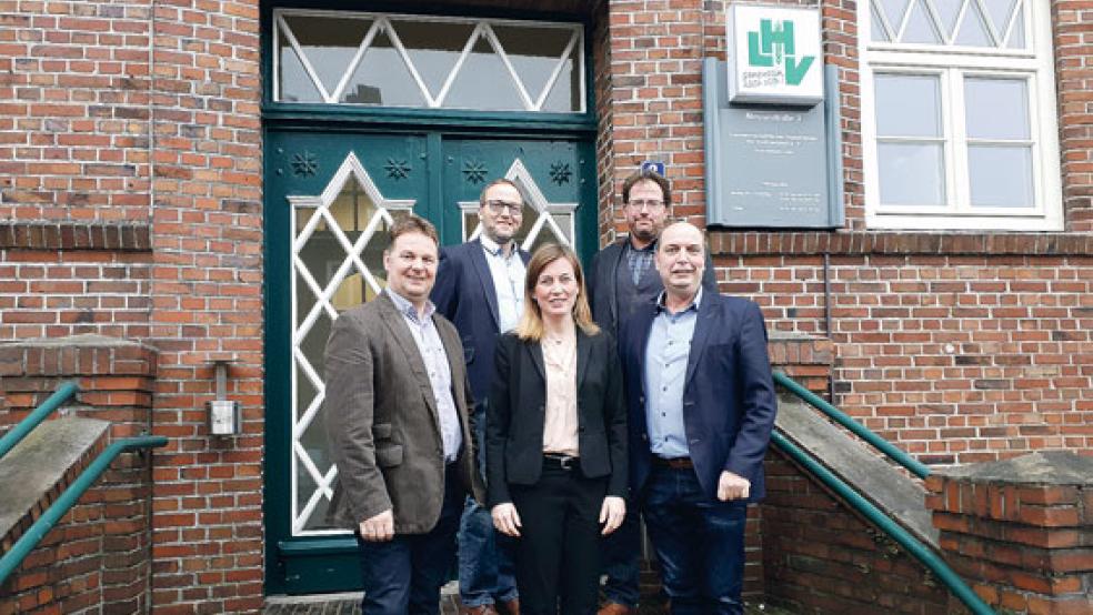 Beim Gespräch in Aurich: Von links Kreisvorsitzender Klaus Borde aus Nendorp, Günter Lüken, die SPD-Bundestagsabgeordnete Siemtje Möller, Landvolk-Vizepräsident Carl Noosten und Präsident Manfred Tannen. © Foto: Landwirtschaftlicher Hauptverein