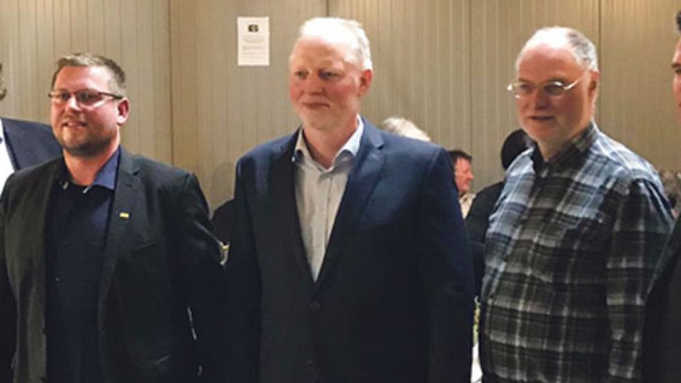 Christian Teppe (Jagdrechtsautor und Fachanwalt für Agrarrecht), Jens Völker (Kreisvorsitzender FDP Leer), Amos Venema (Landwirt und Blogger), Wolfram Höhn (BUND) und Gero Hocker (FDP-Bundestagsabgeordneter) diskutierten über Wölfe und Gänse. © Foto: FDP