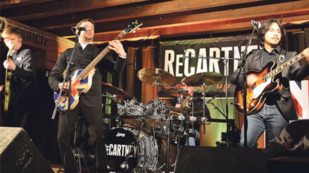 Die Band »ReCartney« spielte Klassiker von den Beatles um Paul McCartney. © Foto: Ammermann