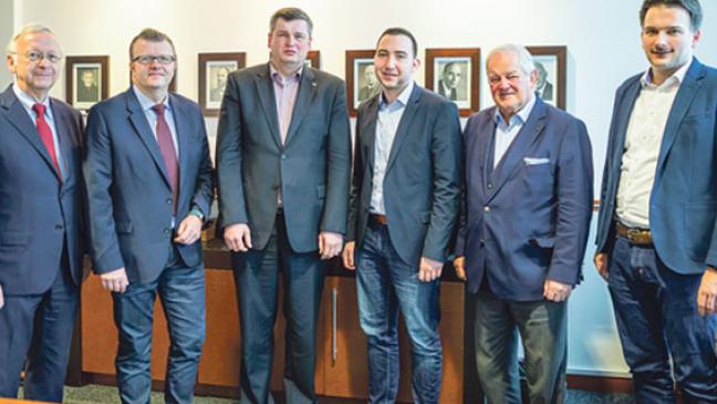 Gespräch: Mehrarbeit und Masterplan