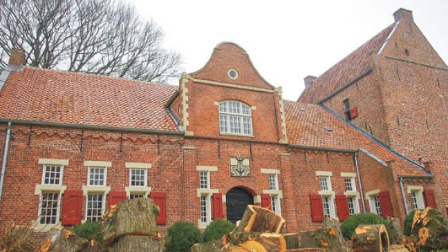 Freie Sicht auf das Steinhaus in Bunderhee