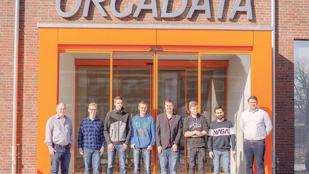 Start ins Praktikum: Schüler und Betreuer von Orgadata. © Foto: Landkreis Leer