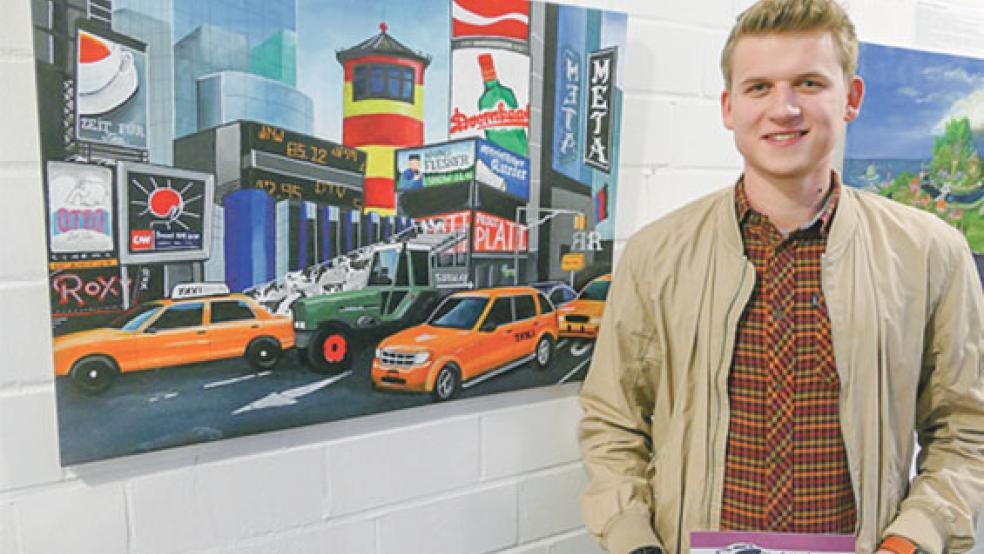 Er überzeugte die Jury mit einer originellen Idee und feinem Pinselstrich: Hilko Fischer aus Großheide mit seinem Siegerbild.  © Foto: Jürgens