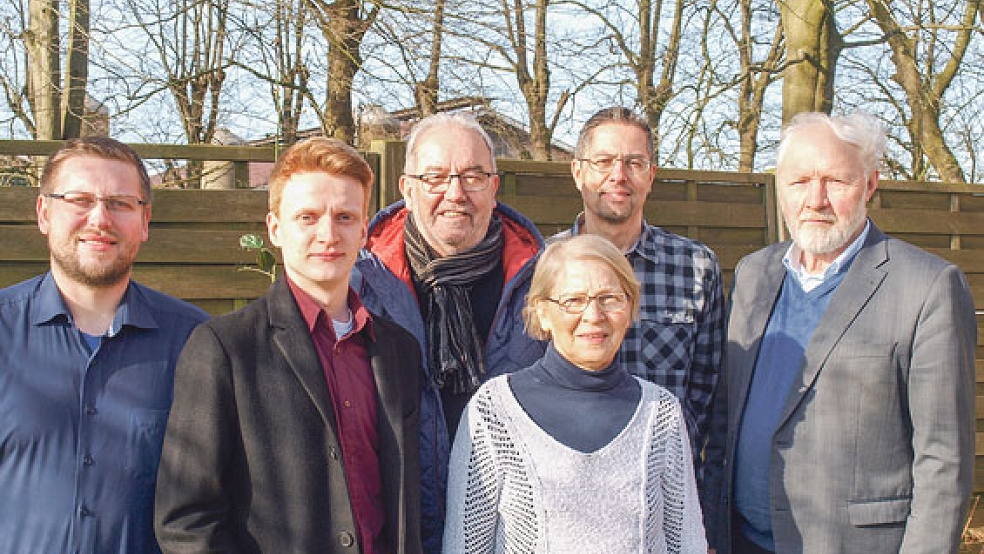 Der Vorstand der FDP Rheiderland (von links): Jens Völker, Tim Stoyke, Fritz Schmidt, Johanna Venema, Michael Oppermann, Arnold Venema. © Foto: privat