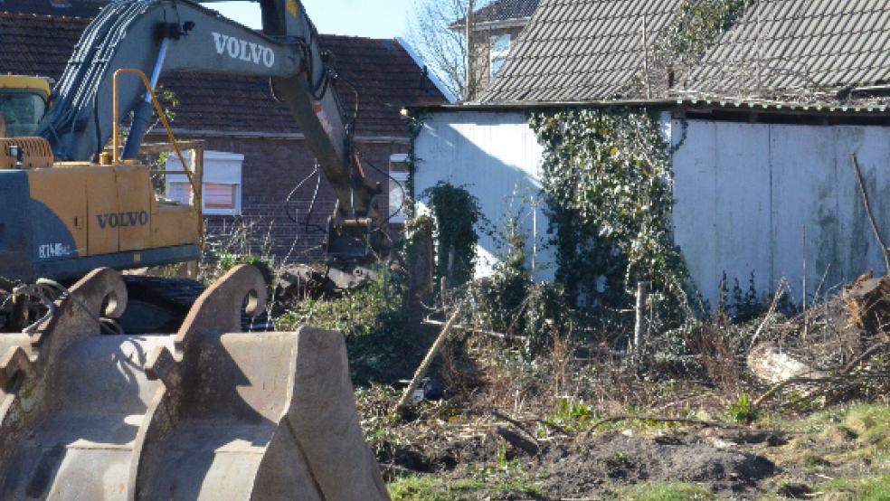 Der Bagger ist schon in Position gebracht. © Foto: Muising