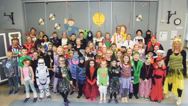 Grundschüler in Möhlenwarf feiern Karneval