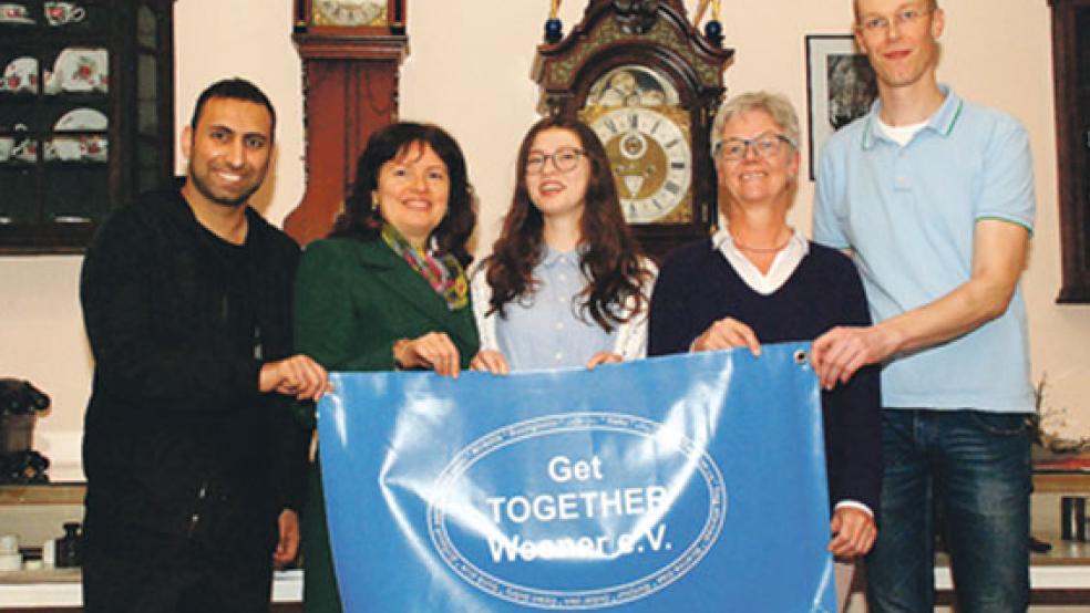 Wie ist in Weener »Get Together« entstanden? Darüber berichteten (von links) Hamed Abbasi, Huda Horkos, Sidra Horkos, Antine Hoppen und Hilbert Koetsier. © Fotos: Kuper