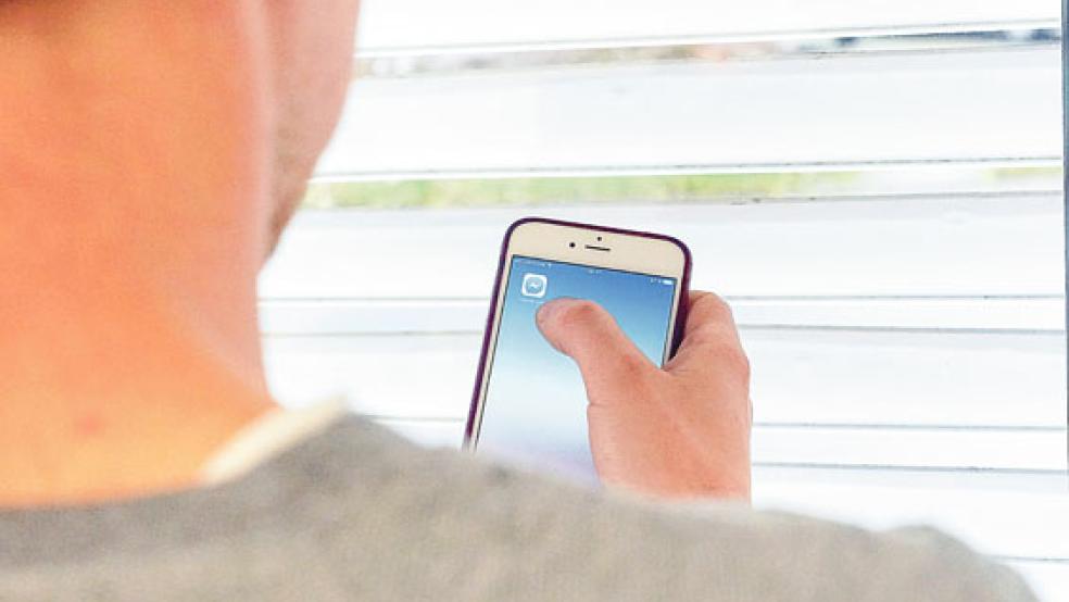 Schnell Nachrichten austauschen - dafür nutzen Millionen den Facebook-Messenger. Der Account des Landtagsabgeordneten Jochen Beekhuis wurde gehackt - mit schwerwiegenden Folgen für den Politiker. © Foto: Reimer