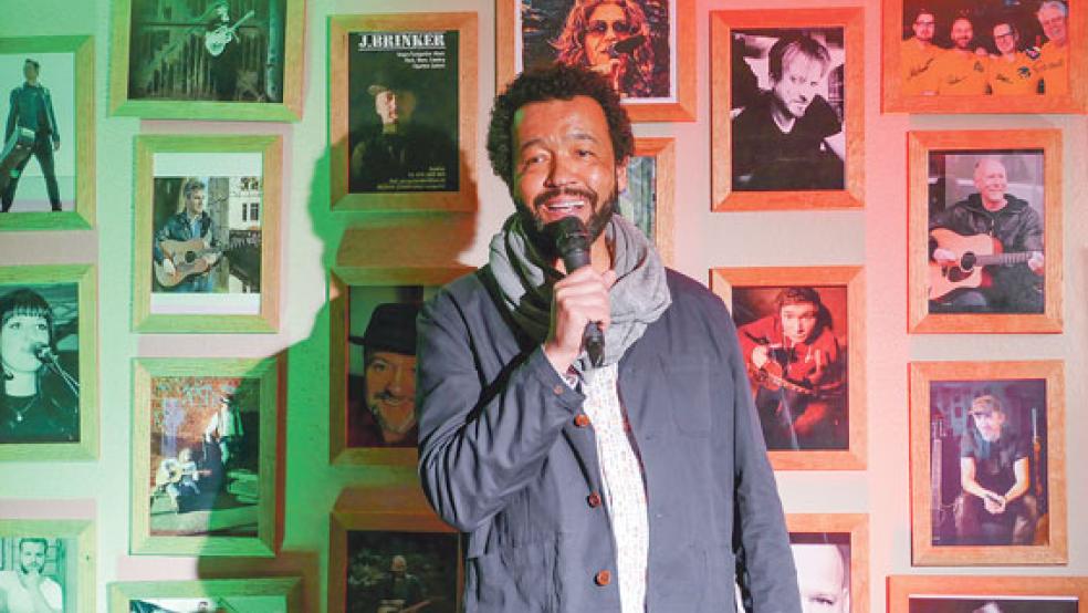 »Soul-Comedy« von Prince über Roberto Blanco bis hin zu Heino mit Matthias Jung in der »Pinte«.  © Foto: Jürgens