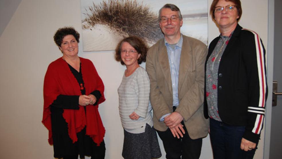 Grün - über Grenzen hinweg: Von links Anja Piel, Fraktionsvorsitzende im Landtag, Katrin Langensiepen, Europawahl-Kandidatin, Harrie Miedema von »Groenlinks« und Meta Janssen-Kucz, Grüne Abgeordnete aus Leer.  © Foto: Hoegen