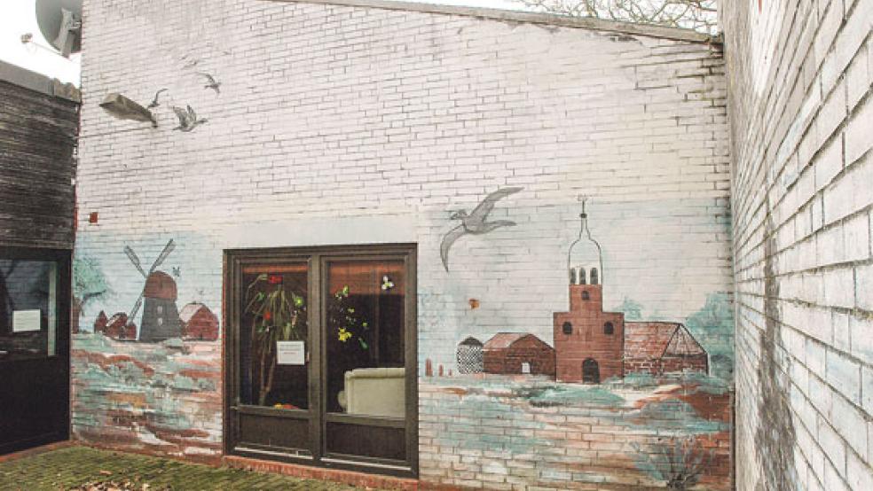 Hinterhof-Flair: Im seit Ende 2018 geschlossenen Jugendzentrum im ehemaligen Schlachthof beim Bauhof in Jemgum soll die Flüchtlingsinitiative eine neue Heimat finden. © Foto: Szyska