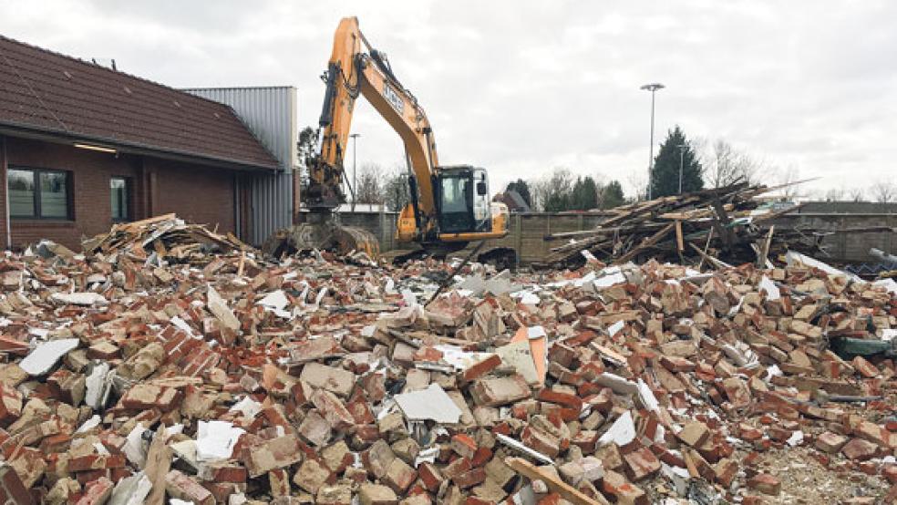 Nur noch ein Schutthaufen blieb von dem Wohnhaus an der Fabrikstiege übrig. © Muising