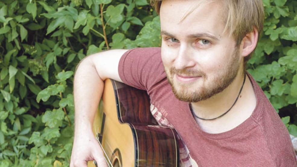 Weltenbummler mit ostfriesischen Wurzeln. »Fingerstyle«-Experte Sönke Meinen aus Aurich. © Foto: Jürgens