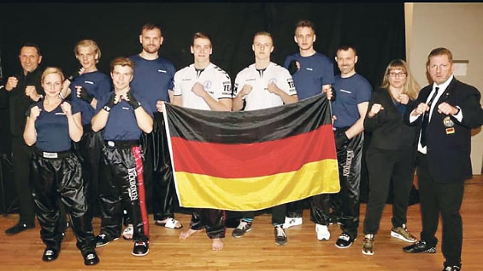 Marek Haan (Mitte, links) und Wolfgang Saathoff (rechts daneben) wurden von den Sportlern aus Emden eingeladen, Teil des deutschen Teams zu sein.  © Foto: privat