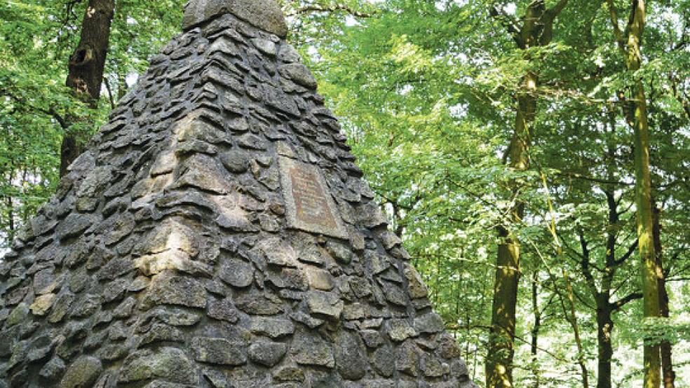 Der Upstalsboom in Aurich-Rahe, Symbol der Friesischen Freiheit. © Foto: privat