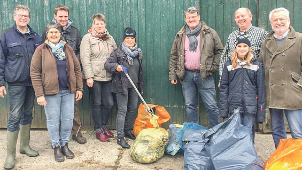 Auf Kanal- und Heinitzpolder wurde ein »Umwelttag« durchgeführt. Die Müllsäcke waren schnell gefüllt.  © Foto: privat