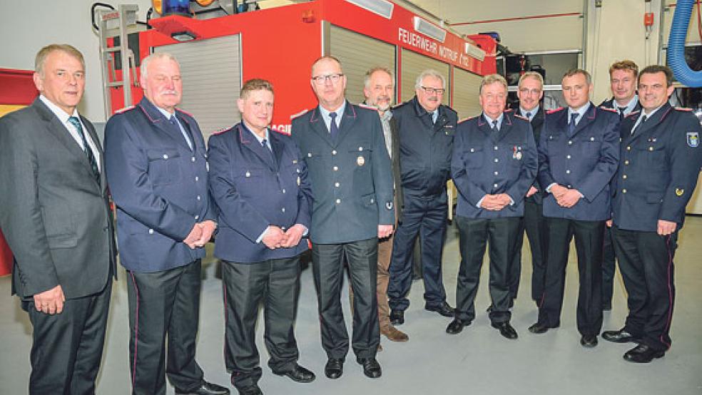 Auf der Sitzung des Gemeindekommandos (von links): Gerald Sap, Peter Oltmanns, Heiner Meints, Peter Lüppens, Gerd Janssen, Ingfried Battermann, Helmut Steinfelder, Tobias Stirler, Mathias Lauts, Ernst Berends und Johann Waten. © Fotos: Wolters