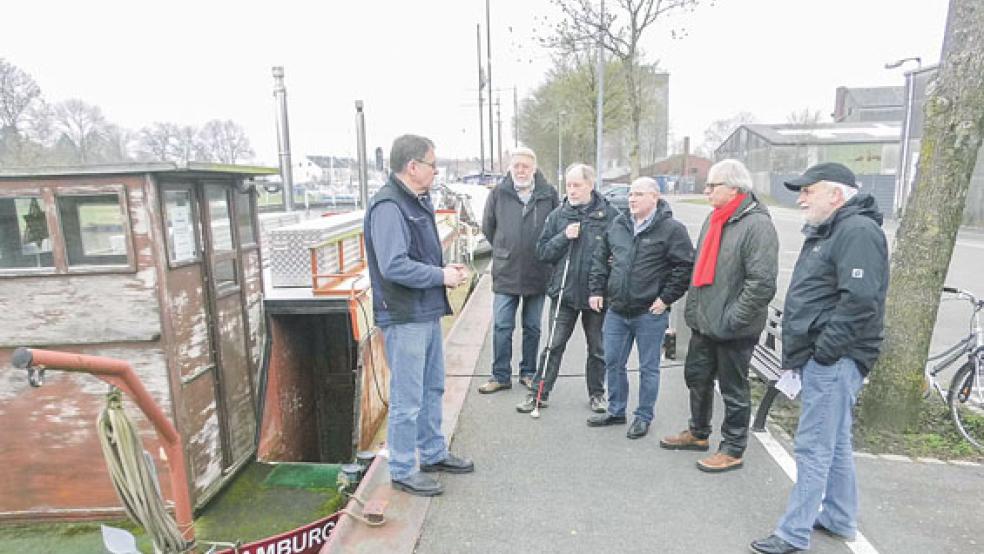 Vor Ort informierten sich die Vorstandsmitglieder über den Zustand der Anlagen. © Foto: SPD-Ortsverein Weener-Kirchborgum