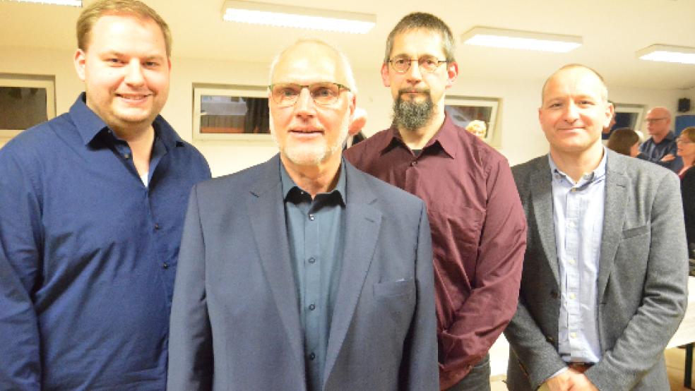 Sie machen den TuS-Vorstand wieder komplett: Tobias Brinkschröder, Alfred Köller, Wolfgang Hermann und Andre Köller. © Muising