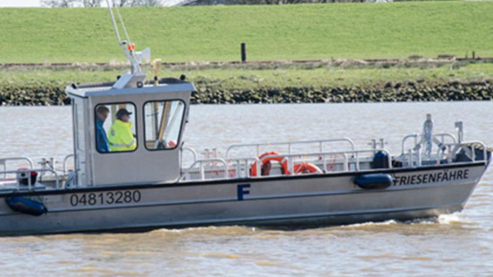 Sie braust wieder über die Ems: Die Friesenfähre pendelt ab heute wieder täglich zwischen den Ufern. © Foto: Hanken