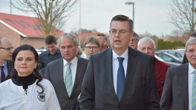 DFB-Chef Grindel dankt ab
