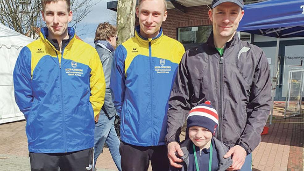 Durften sich über gute Ergebnisse freuen: Markus Lübbers, Jannes Smid, Henning Galitschkin und der kleine Jannes vom TuS Weener (von links). © Foto: privat