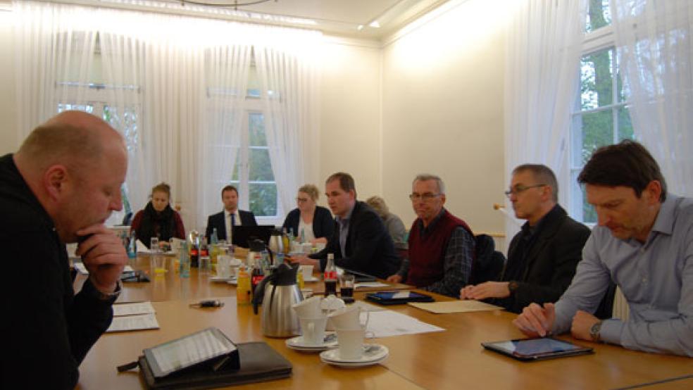 Zwei Stunden lang beschäftigte sich der Finanzauschuss des Rates am Donnerstag mit dem Haushaltsentwurf für 2019 und den geplanten Steuererhöhungen. © Foto: Hoegen