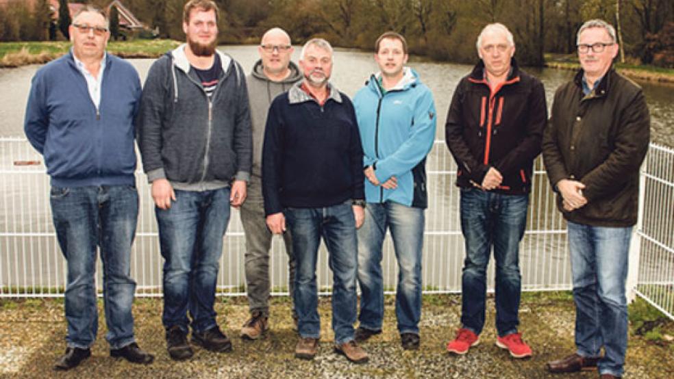 Der neue Vorstand (von links): Helmut Hinderks, Timo Splinter, Detlef Röskens, Alfred Siemens, Markus Pieper, Bernhard Splinter und Helmut Geuken. © Fotos: ASV Rheiderland