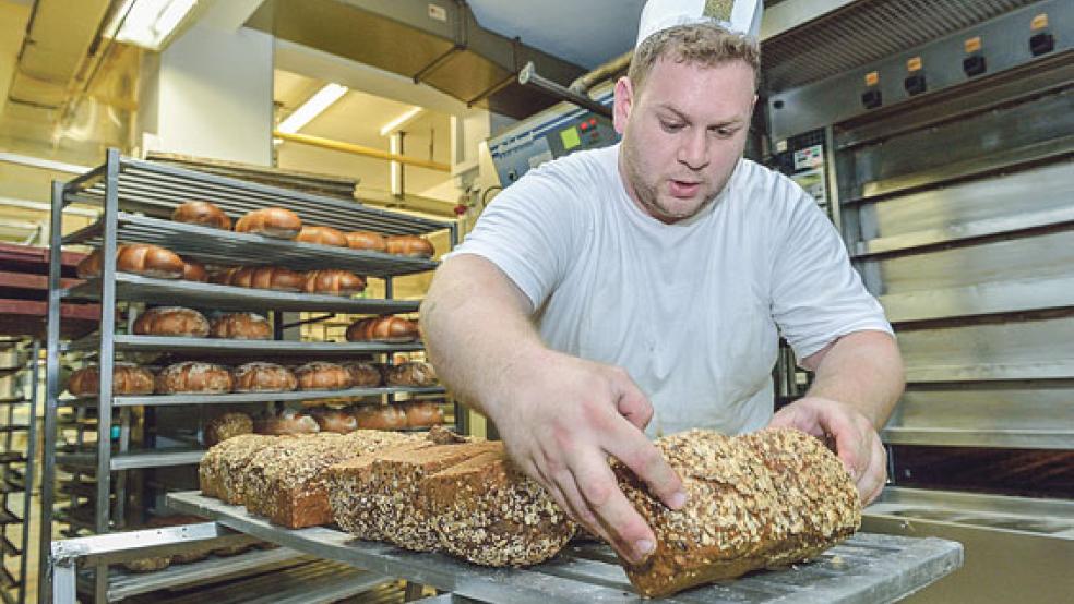 Die Arbeit am Brot zahlt sich aus: Die Nachfrage der Kunden nach regionalen Produkten der Bäcker ist ungebrochen hoch. © Foto: Aktion Modernes Handwerk