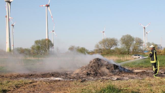Osterfeuer lösen zwei Brände aus